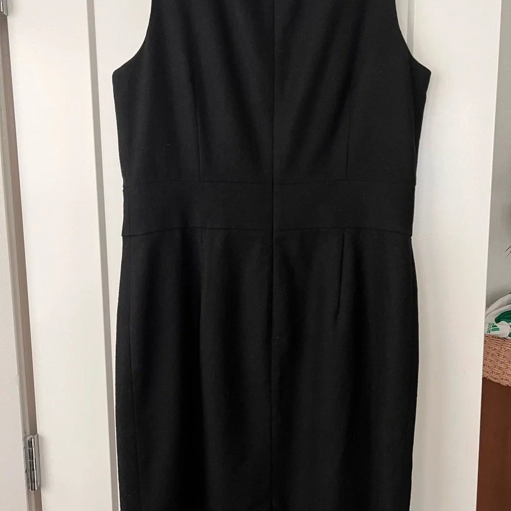 Banana Republic Black dress with gorgeous jewel detail on neckline in Size 12 - Picture 4 of 5